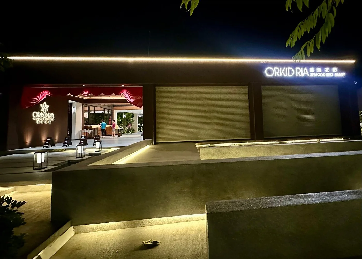 The restaurant after dark at Orkid Ria Seafood Restaurant
