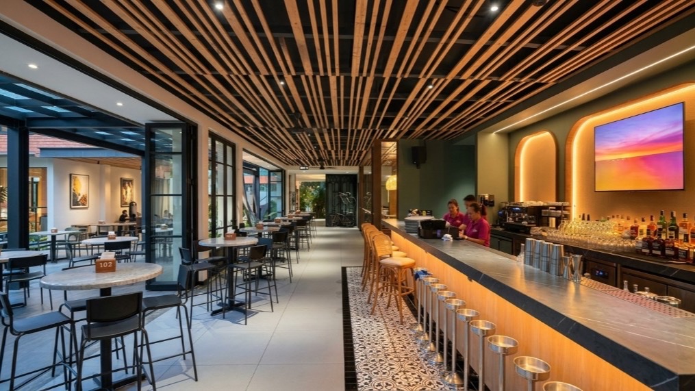 The restaurant bar and dining room